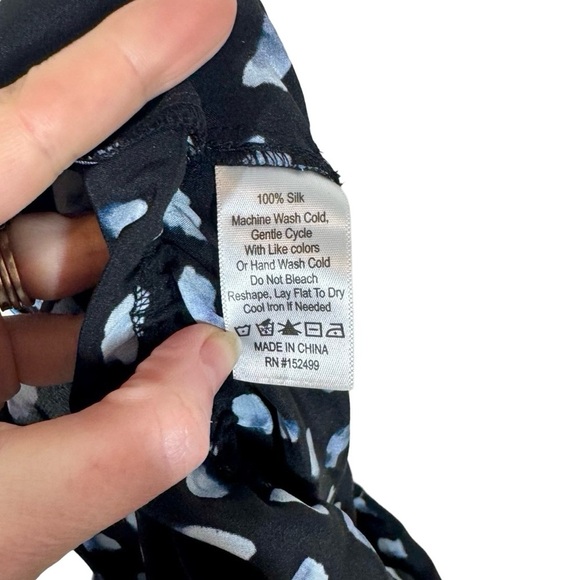 Amour Vert Fantasia Washable Silk Twisted Wide Leg Jumpsuit in Squared Up - Picture 11 of 11